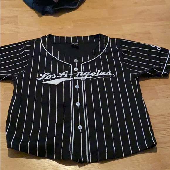 Sold on Curtsy 💄💄💄 - Picture 2 of 7